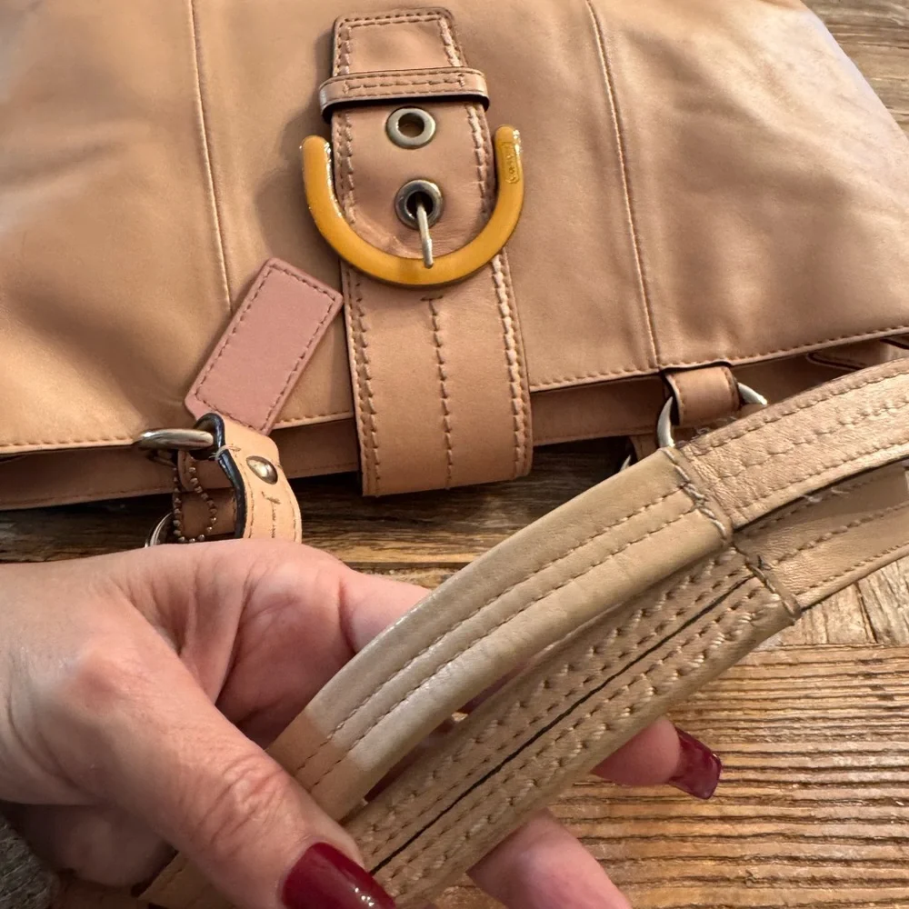 Coach Handbag in Blush Pink - Picture 6 of 15